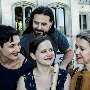 Das Hofhaymer Ensemble vereint S ä n g e r * i n n e n u n d Instrumentalist*innen aus Salzburg, Ö s t e r r e i c h u n d E u r o p a z u projektbezogenen Aufführungen z e i t g e n ö s s i s c h e r M u s i k