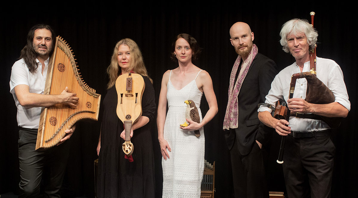 Isa Weiß – Schauspiel, Gesang André Hinderlich – Schauspiel, Gesang Susanne Ansorg – mittelalterliche Streich- und Zupfinstrumente, Gesang Ian Harrison – Fidel, Schalmei, Dudelsack, Zink, Flöte, Tamburello, Gesang Philipp Lamprecht – historische Perkussion, Tympanon, Organetto, Gesang